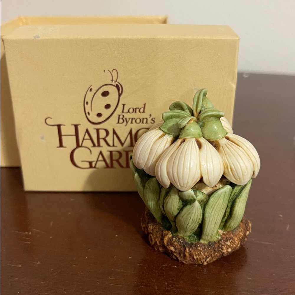 Harmony Kingdom “snowdrop” Figurine Box